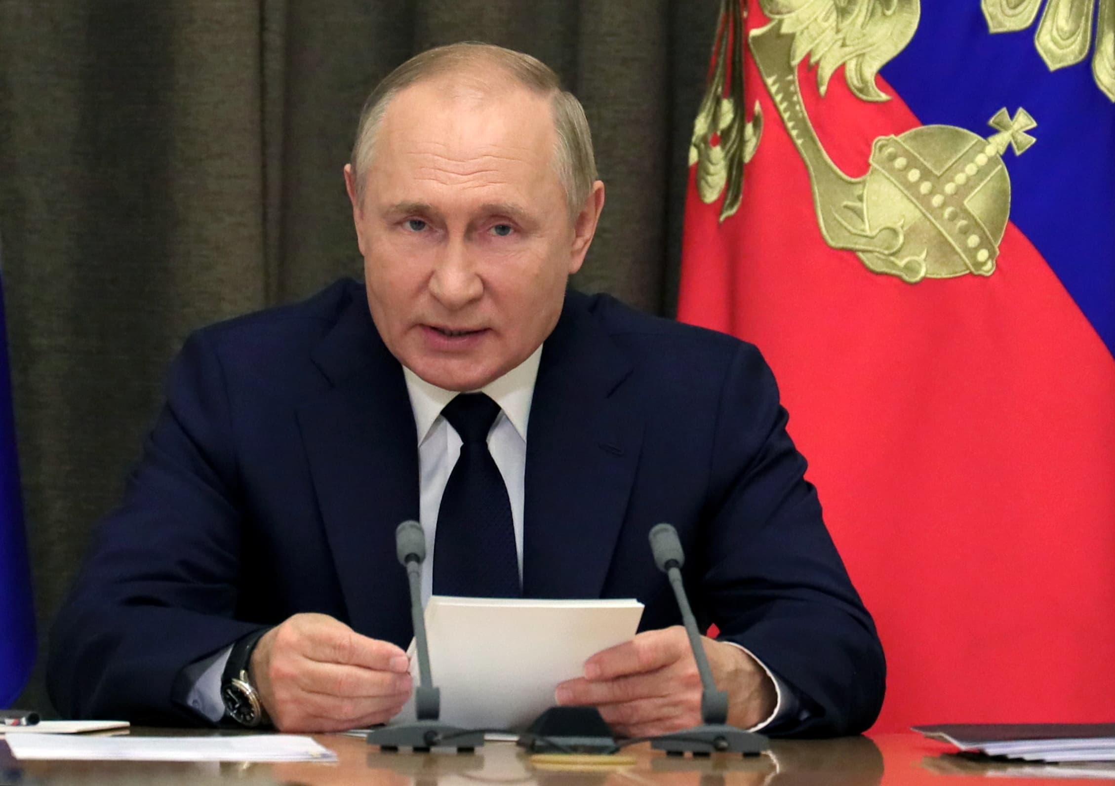 Putin charges US of attempting to prolong the situation in Ukraine